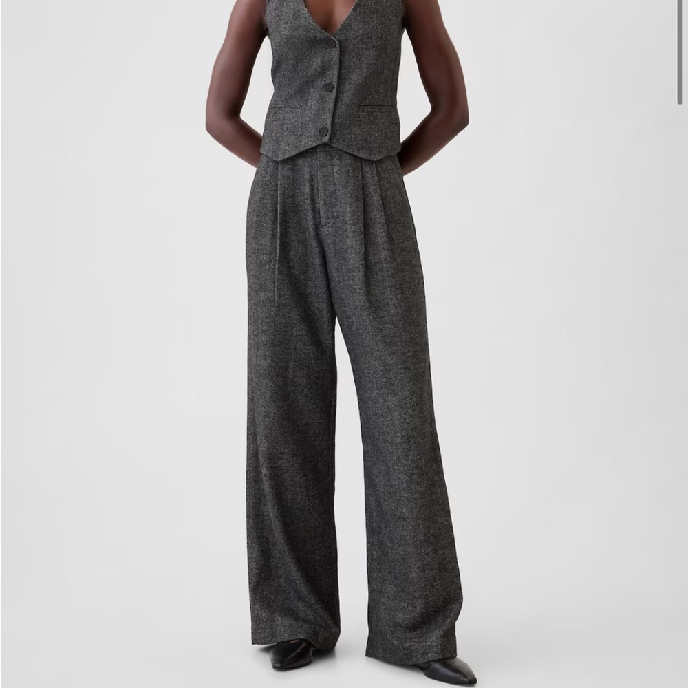 Gap 365 High Rise Brushed Twill Pleated Trousers, size 8